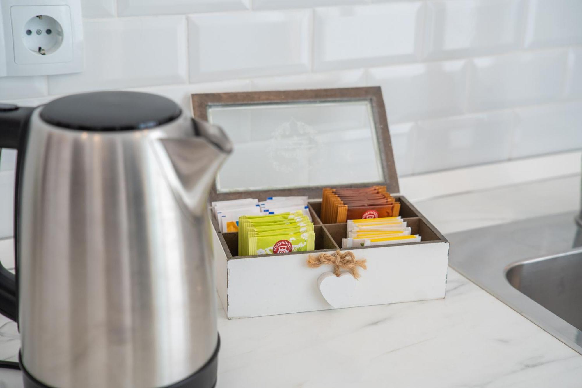La Siesta De Picasso — Photos 2